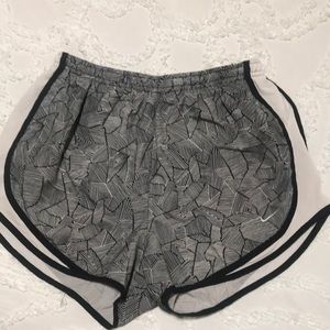 Black and White Geo Nike Tempo Running Shorts